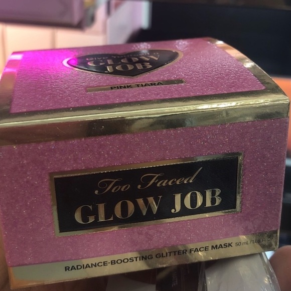 Too Faced Glow Job Shimmer face mask - Picture 2 of 3